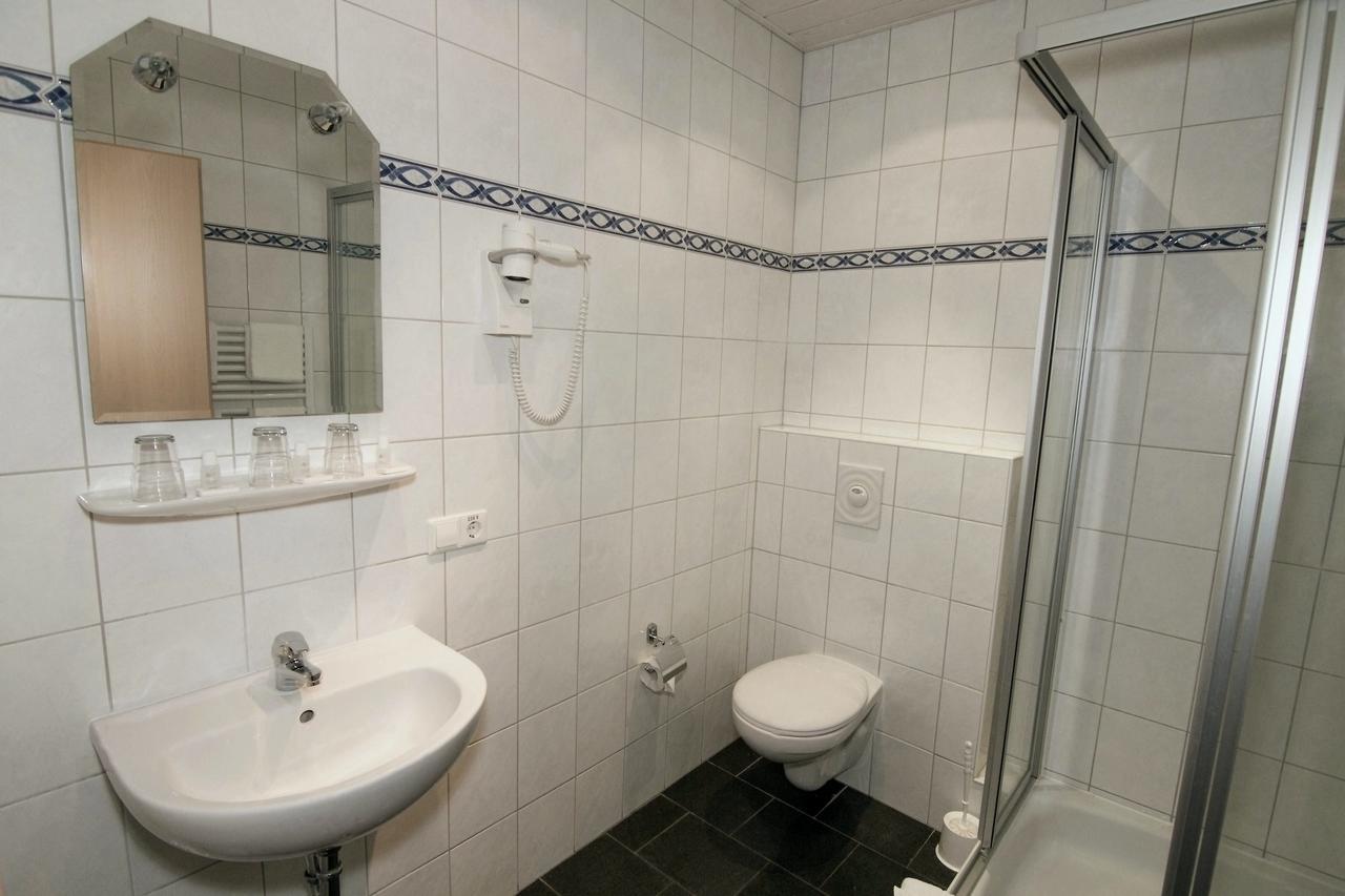 Hotel Avalon Landstuhl Buitenkant foto
